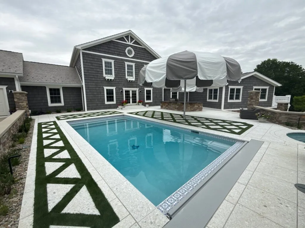 Gunite Pool 08 + Spa